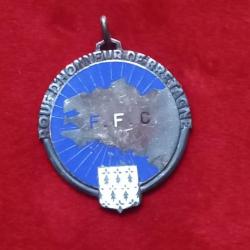 RARE ancien insigne émaillé Roue D'honneur de Bretagne FFC Fédération Française de Cyclisme