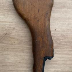 Crosse UZI SMG en bois.