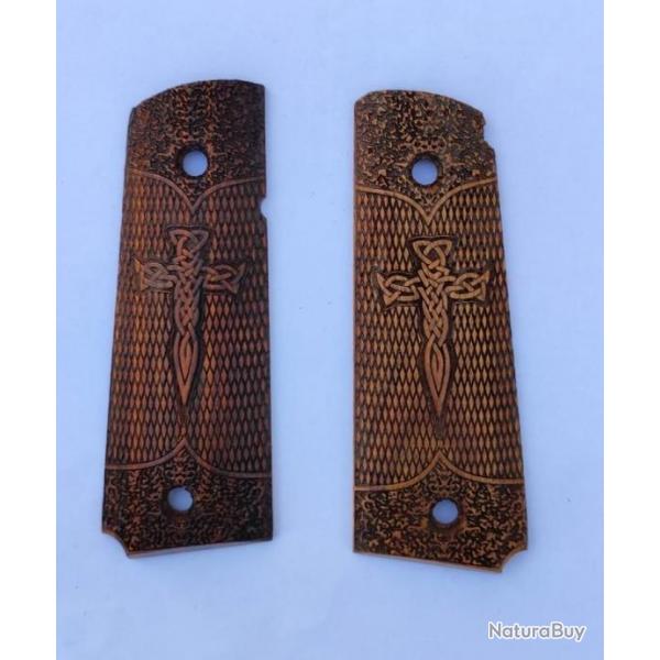 Plaquettes bois pour colt 1911, Sculpt croix et motif celtique