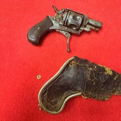 REVOLVER ARTISANALE LIEGE CAL. 320 EN BON ETAT AVEC ÉTUI D'ORIGINE