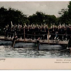 CPA -Infanterie allemande - Traversée de rivière -N°0029