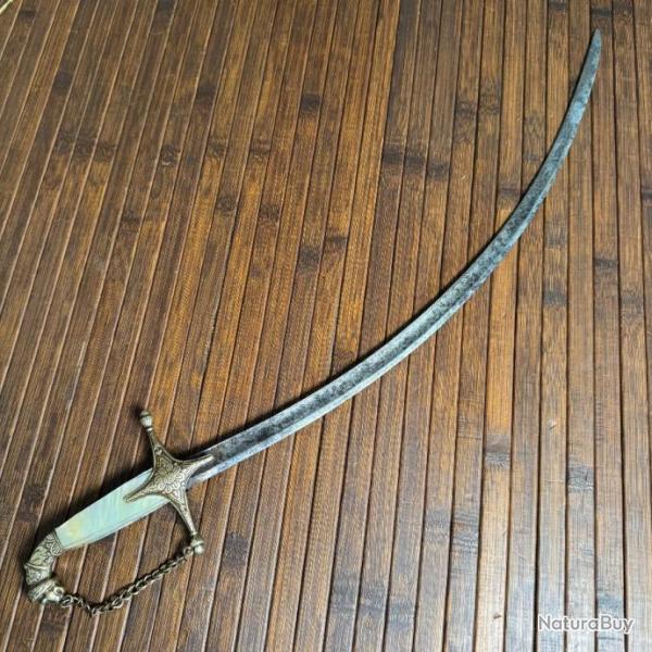 BEAU ET RARE SABRE ORIENTALE A LA MARENGO POUR ENFANT FUSE NACRE