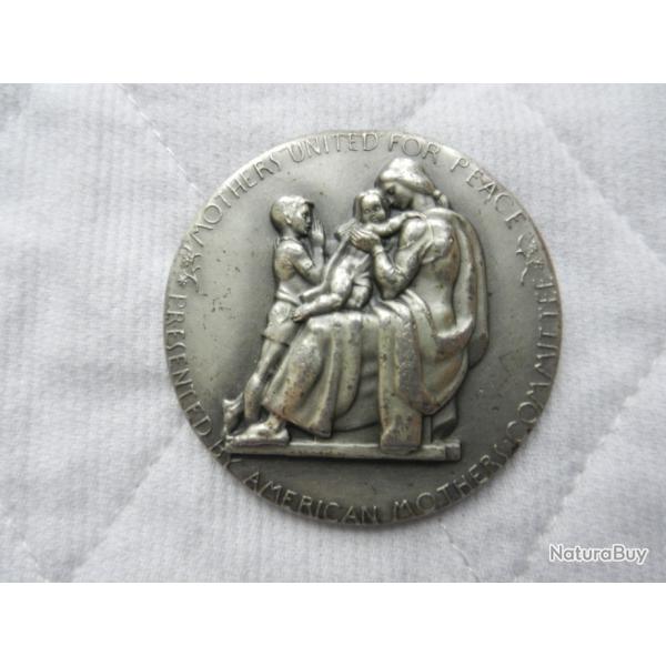 Ancienne et rare mdaille US amricaine mothers united for peace - american mothers committee