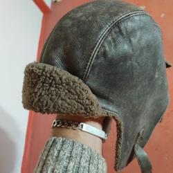 bonnet, chapeau, casque de parachutiste ou tanquiste en cuir, grand froid