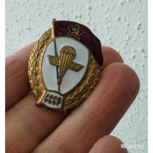 INSIGNE BADGE EN LAITON "FIN D'TUDES COLE MILITAIRE DES TROUPES AROPORTES" URSS CCCP ANNES 50s