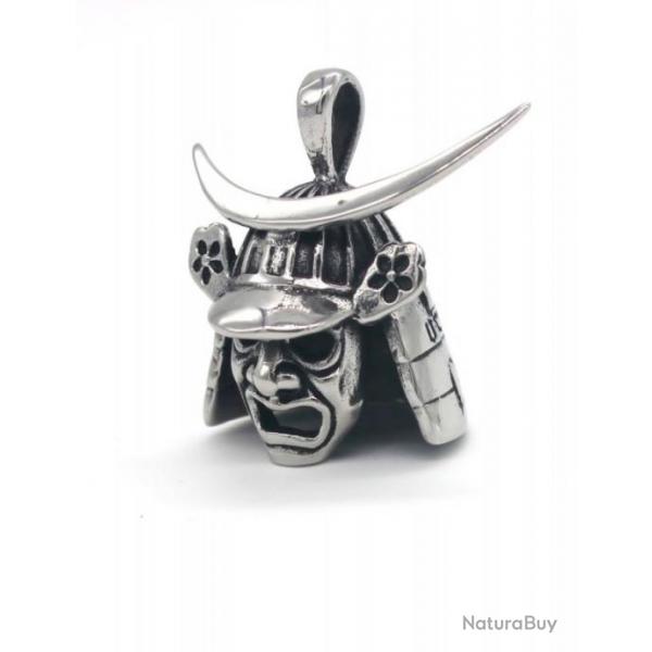 Pendentif "samourai" avec collier cuir