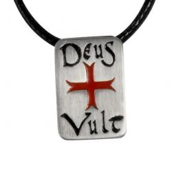 Pendentif « Deus + Vult », croix templière rouge