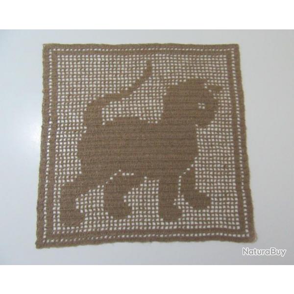 Tapis de table, grand napperon en ficelle de jute . Thme Chat . Linge de table.