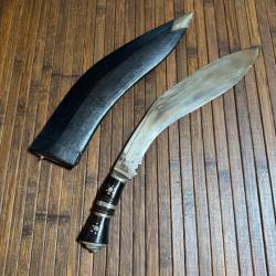 KUKRI AVEC SON FOURREAU CUIR