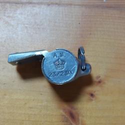 Rare sifflet RAF WW 2 royal air force sifflet d aviateur sur gilet de sauvetage personnel navigant