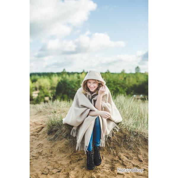 Manteau Cape femme chaud en pure laine avec capuche et boutons beige