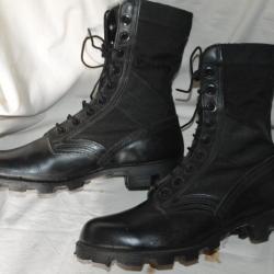 PAIRE DE BOTTES DE COMBAT AMERICAINE-RO SEARCH 8R-AMERICAN JUNGLE BOOTS-VIETNAM ?CUIR ET WEB NOIR