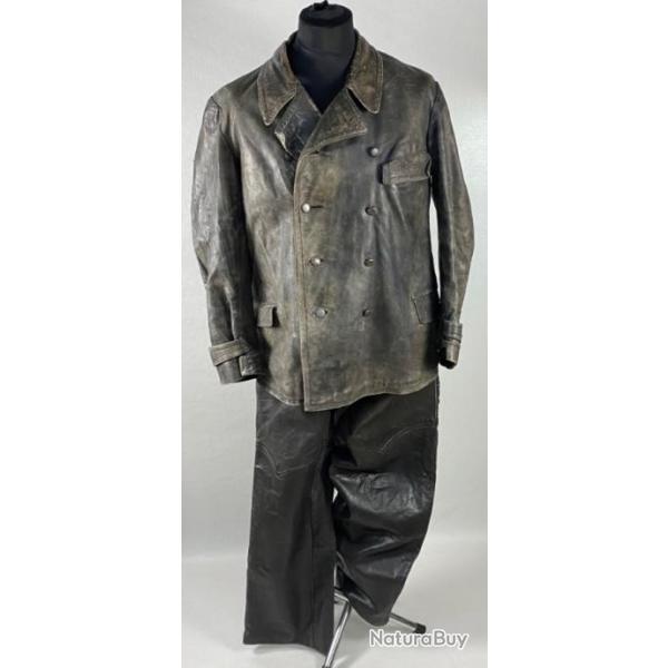 ENSEMBLE DE CUIR SOUS-MARIN ET PANZER IIGM