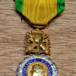 Médaille Militaire - Valeur et Discipline - modèle 4ème République