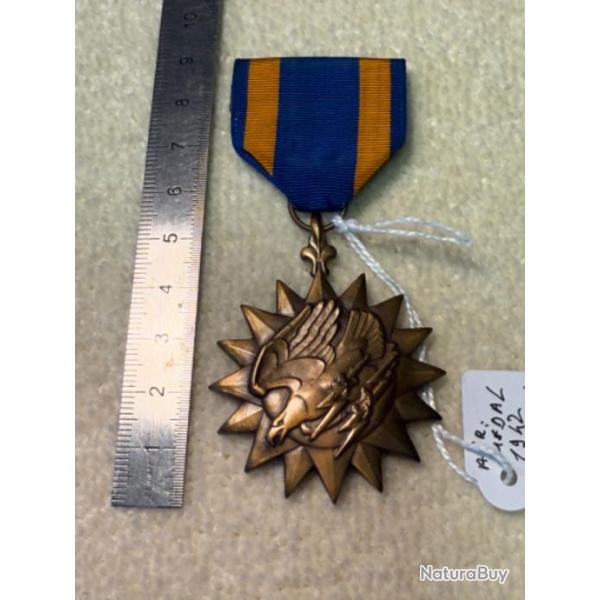 MDAILLE U S A   AIR MEDAL  AIR FORCE  W W 2  1939 / 1945