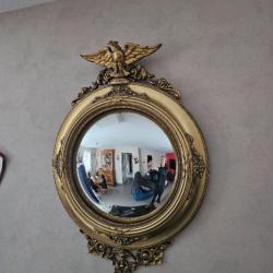 Miroir convexe avec cadre doré et aigle napoléonien. Très décoratif