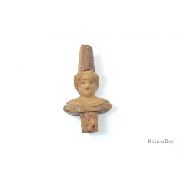 Ancien bouchon en bois sculpt bretonne bigoudne Bretagne.