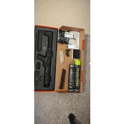 SMC-9 airsoft avec chargeur et viseur point rouge