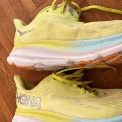 Chaussures running HOKA Clifton 9 femme taille 38 2/3, très bon état (3 courtes sorties)