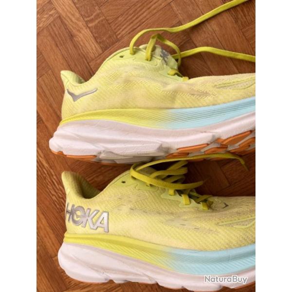 Chaussures running HOKA Clifton 9 femme taille 38 2/3, trs bon tat (3 courtes sorties)