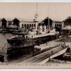 CPA - CHERBOURG L'ARSENAL - Vue d'ensemble des Cales couvertes N&deg;1228