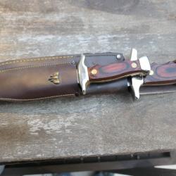 Paire de couteaux/Dagues de Chasse "UDEMAN". Neufs. Lames inox 440. Etui cuir.