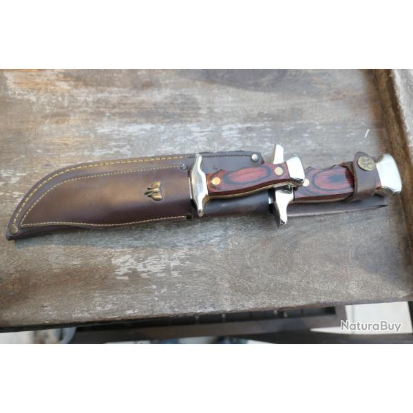 Paire de couteaux/Dagues de Chasse "UDEMAN". Neufs. Lames inox 440. Etui cuir.