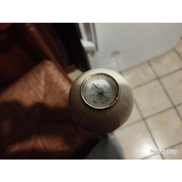 ANCIENNE CANNE POMMEAU EN IVOIRE AVEC BOUSSOLE