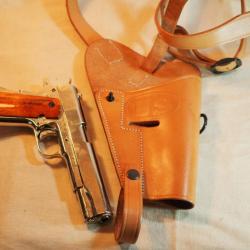 Belle reproduction qualité Holster US ARMY Colt 45 réglementaire poitrine cuir WWII EBR24CLT007