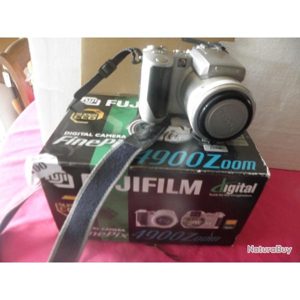 FUJIFILM FINEPIX 4900 ZOOM