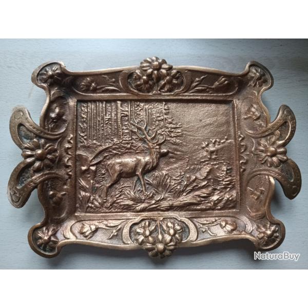 Cendrier en bronze motif cerf.