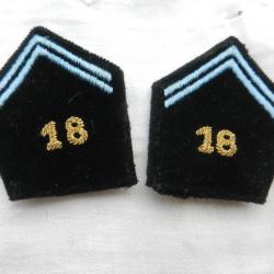 une paire de pattes de col 18ème régiment transmissions