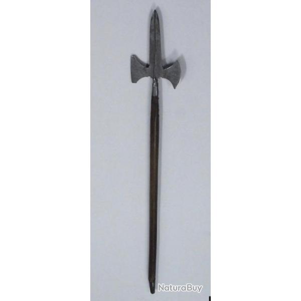 HALEBARDE  ESPAGNOL DE L'POQUE DU ROI FERNANDO VI