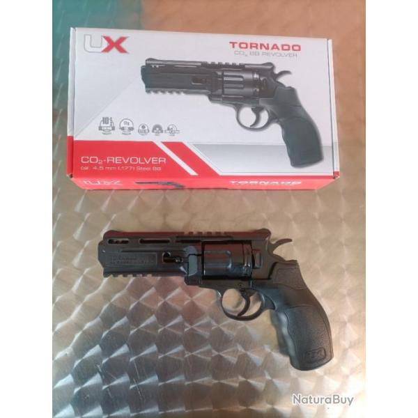 Revolver Umarex Tornado Cal. 4.5 BBS + tui souple