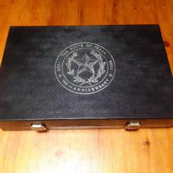 Magnifique coffret Pedersoli the state off texas, 150th Anniversary. Avec bowie et poire a poudre