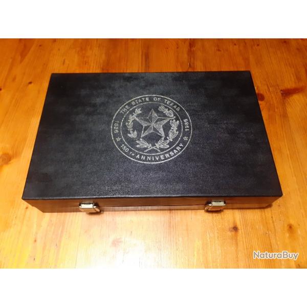 Magnifique coffret Pedersoli the state off texas, 150th Anniversary. Avec bowie et poire a poudre