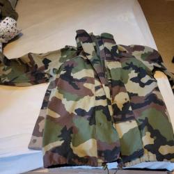 Sur tenue gore tex armee francaise camouflage CE impermeable , taille 96 L veste + pantalon