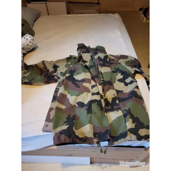 Sur tenue gore tex armee francaise camouflage CE impermeable , taille 96 L veste + pantalon