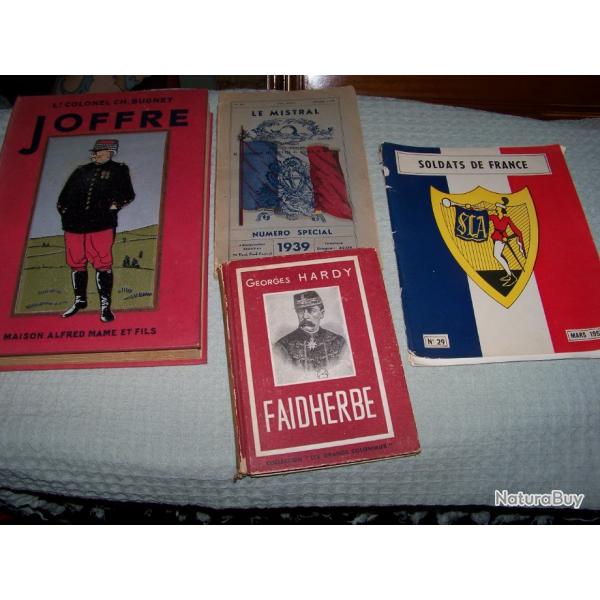 Lot de divers livres militaire anciens ....