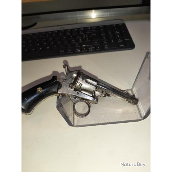 revolver ligeois ou belge type le faucheux 7 mm  broche