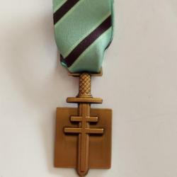 Croix de la Libération modèle Londres avec ruban 1er type 1941 - REPRODUCTION de qualité