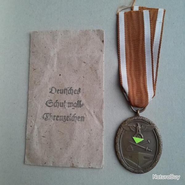 mdaille du Mur de l'Ouest  Deutsches Schutzwall-Ehrenzeichen avec pochette