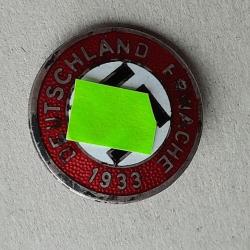 1 badge DEUTSCHLAND ERWACHE 1933 avec  marquages