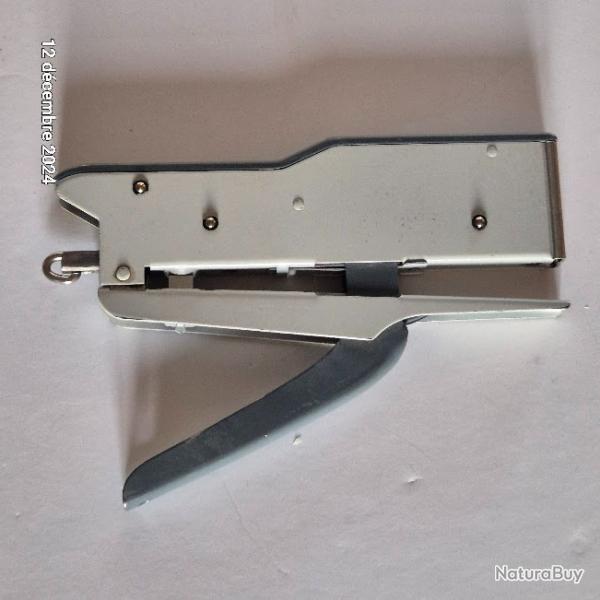 Ancienne agrafeuse zenith 548 solide ,  capacit de 15 feuilles