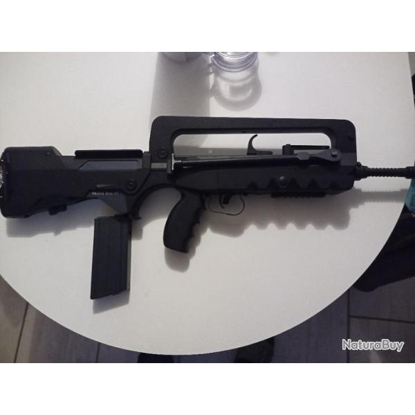 Famas F1 CyberGun