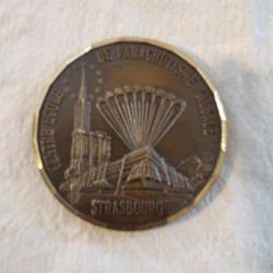 MEDAILLE de table bronze "Ecole parachutisme Alsace" STRASBOURG