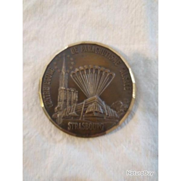 MEDAILLE de table bronze "Ecole parachutisme Alsace" STRASBOURG