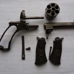 PISTOLET A BROCHE