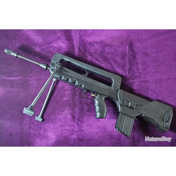 Carabine semi automatique, Unique F11 type FAMAS, calibre 22lr,  Catgorie B