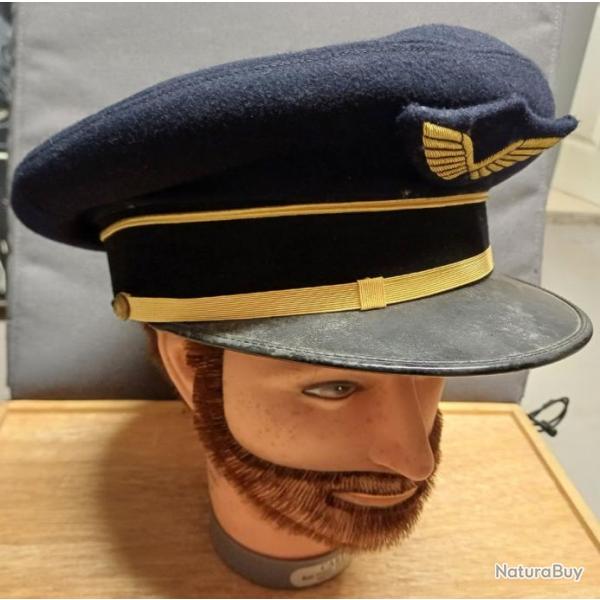 Belle ancienne casquette militaire de sous-officier de l'Arme de l'Air - T 57